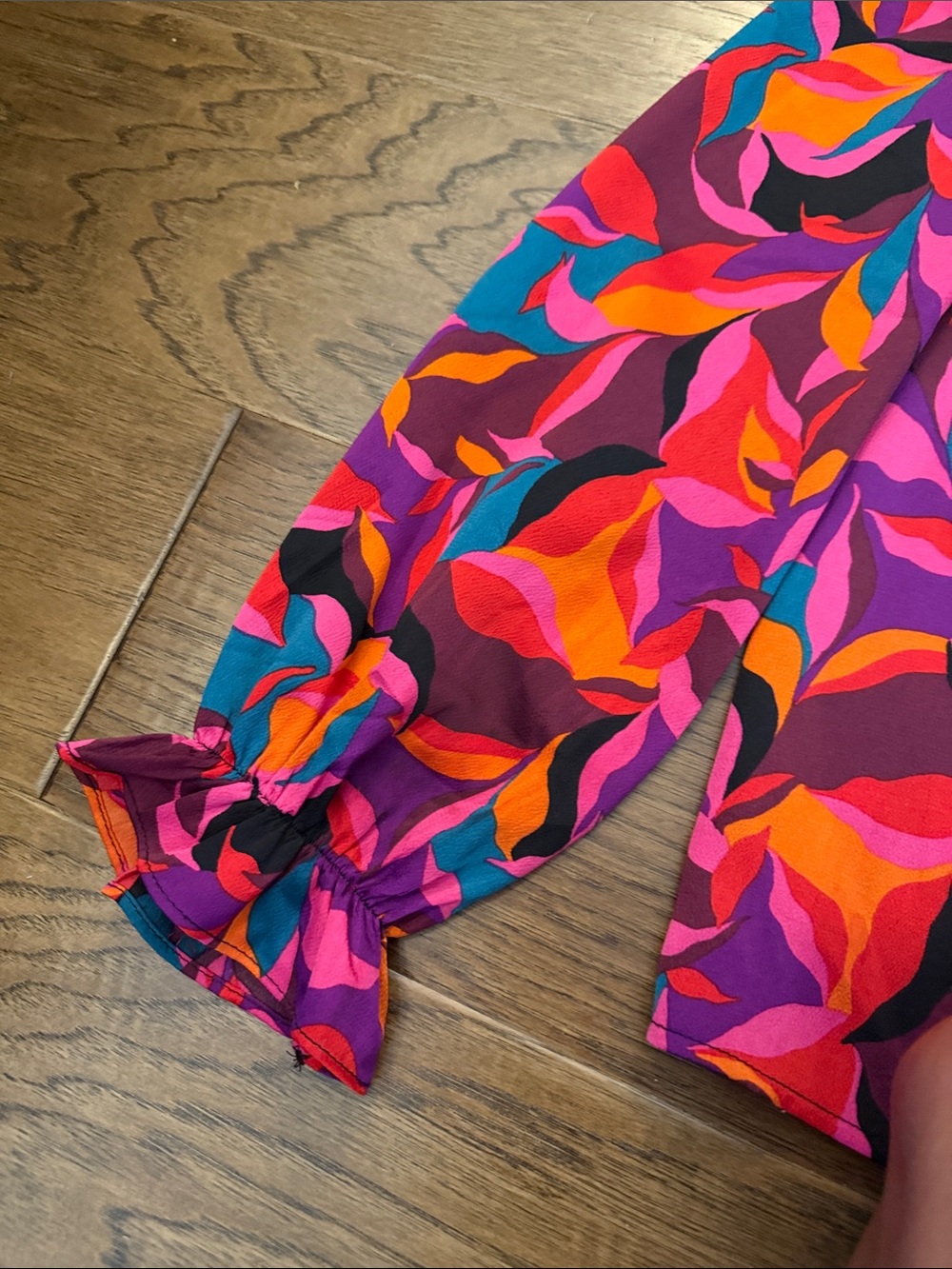 Q2 Colorblock Ruffle Top in Pink, Purple, Orange, Teal-S - Picture 5 of 9